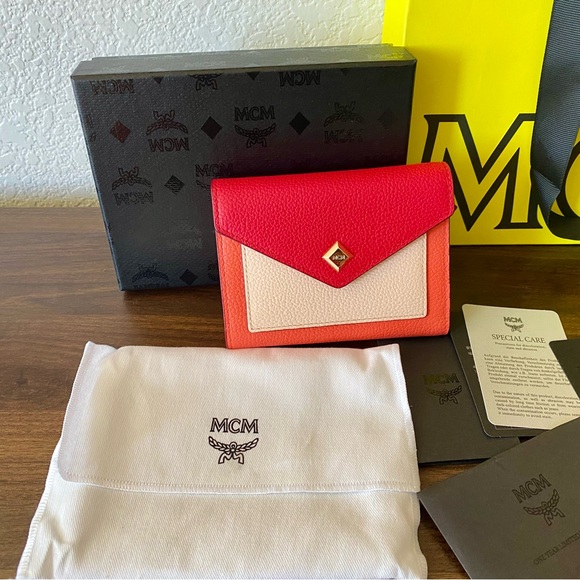 MCM Wallet. Leather - Picture 10 of 11